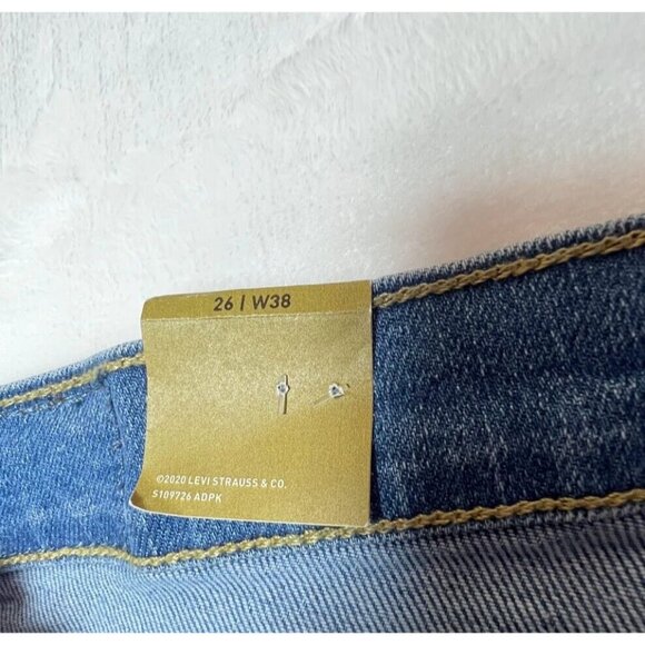 Womens Levis High Waisted Mom Ripped Jeans Size 26x38 - Picture 10 of 16